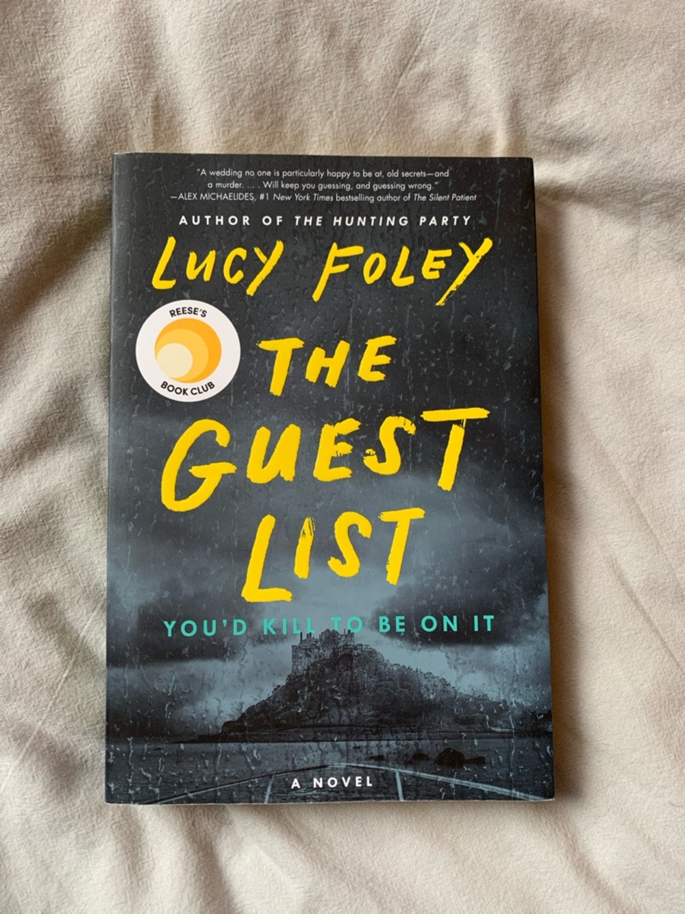 Lucy Foley - The Guest List paperback Reese’s book club